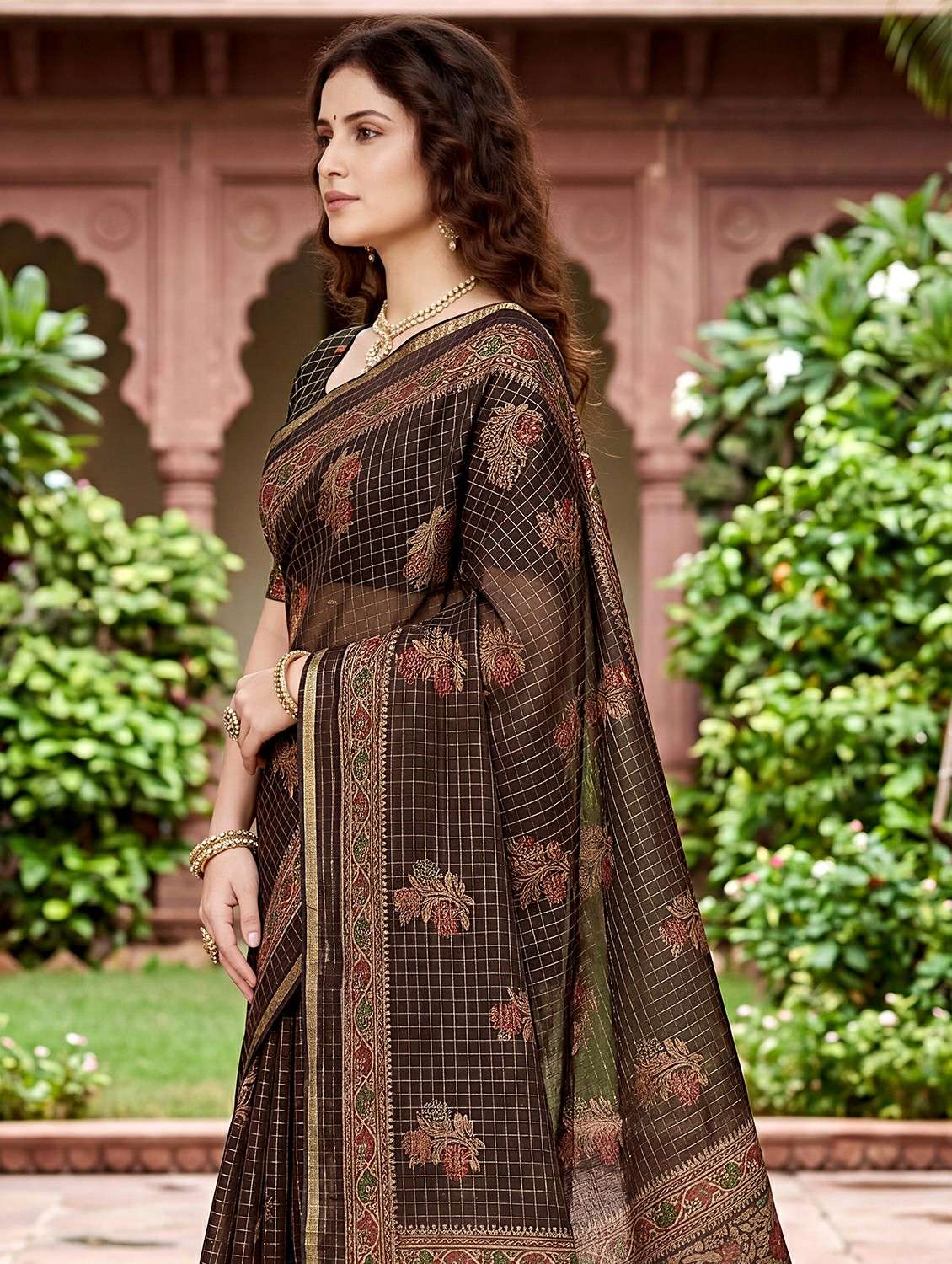 women printed casual wear saree with blouse - 22498624 -  Standard Image - 1
