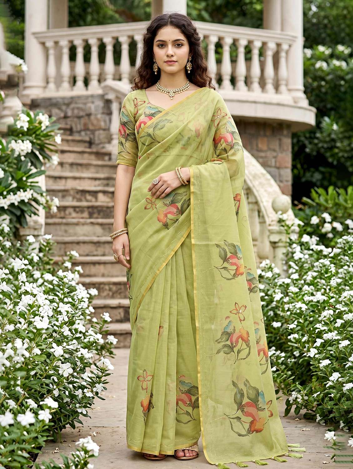 women floral printed saree with blouse