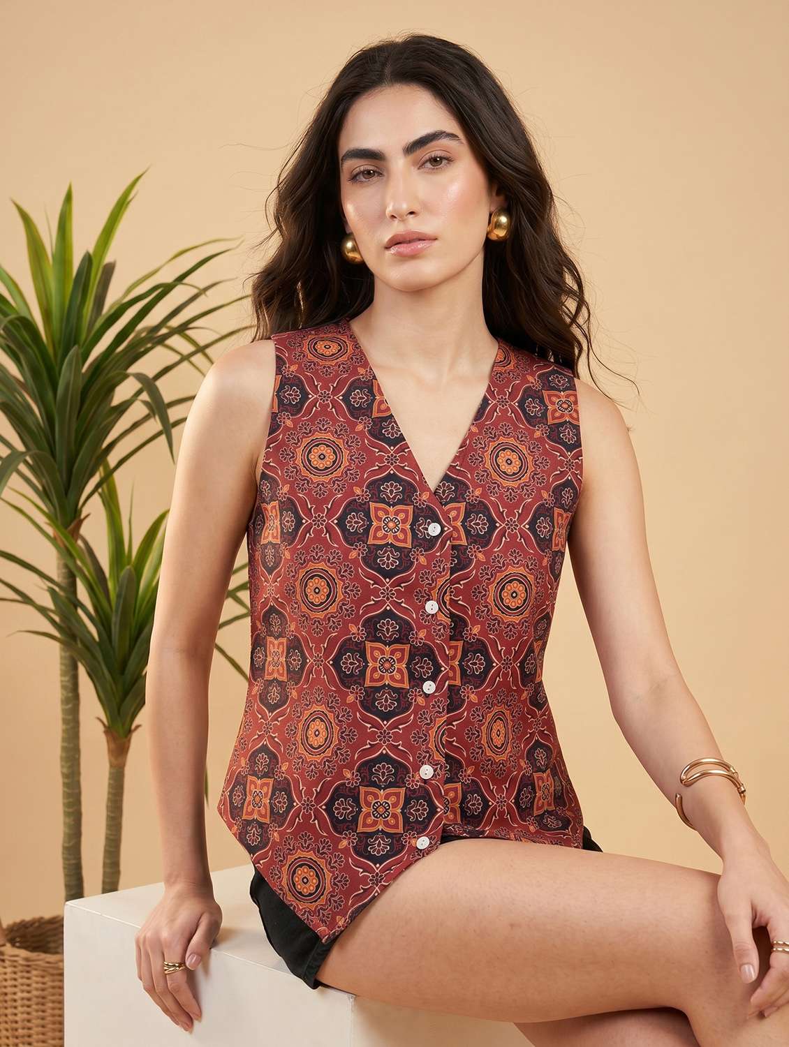 women printed sleeveless regular fit vest top