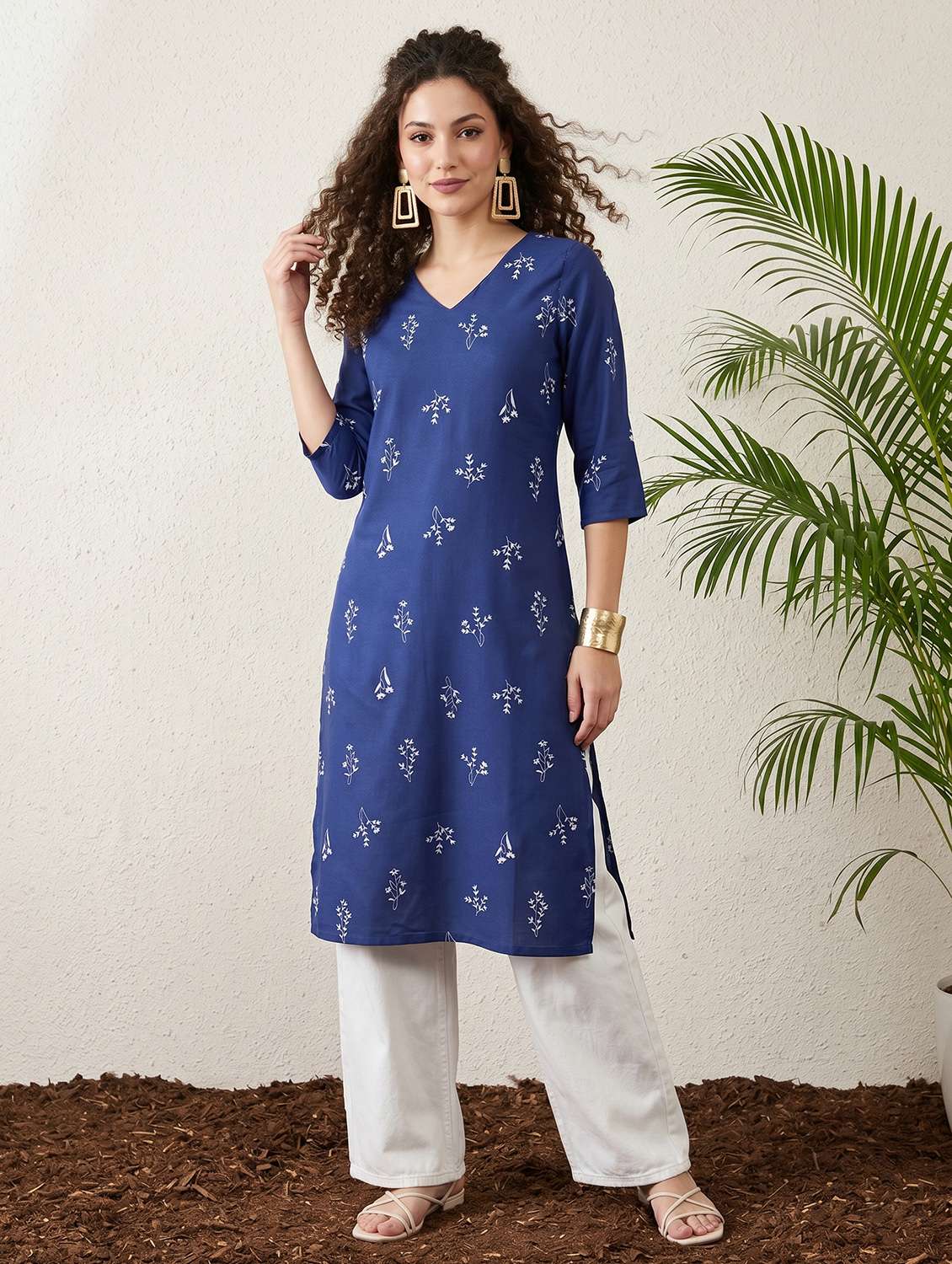 women printed three quarter sleeve straight kurta