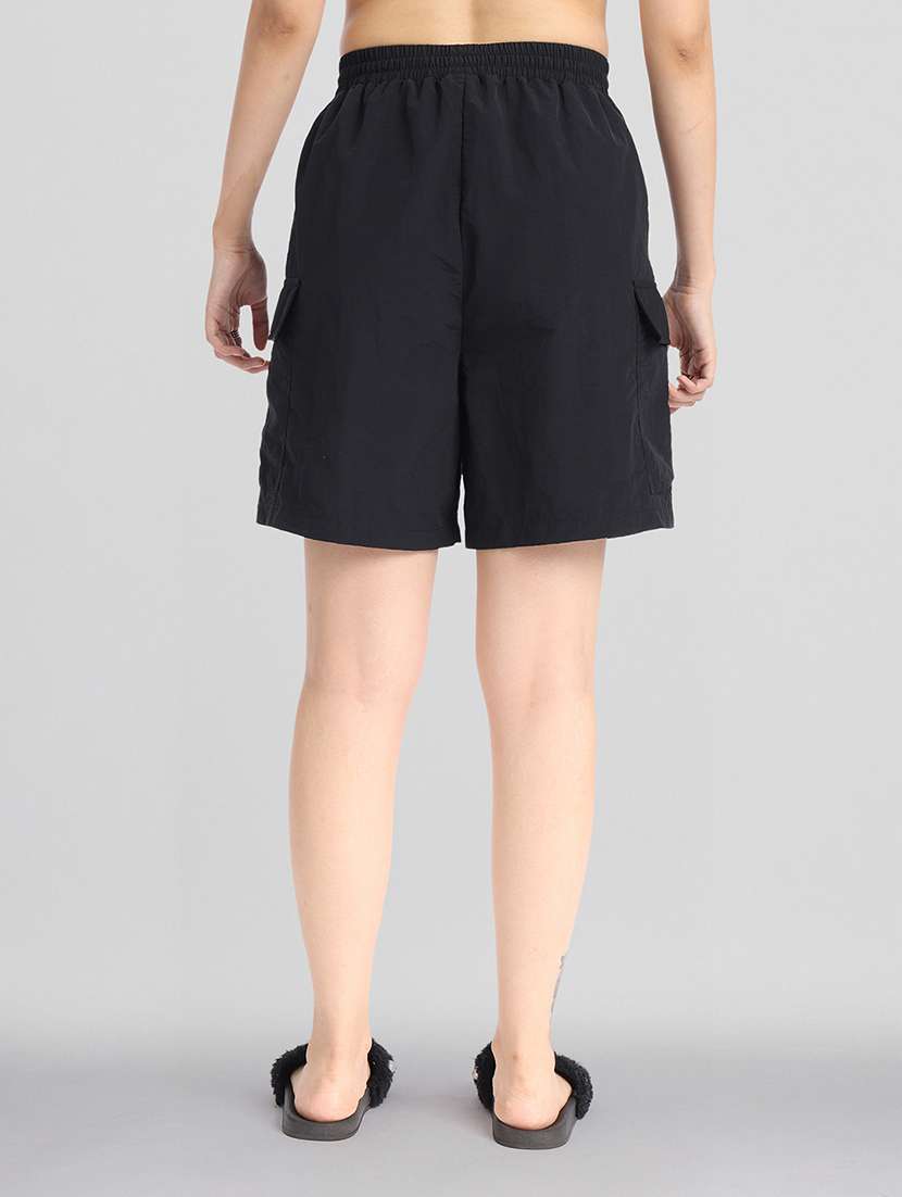 women solid mid rise cargo shorts - 22499233 -  Standard Image - 4