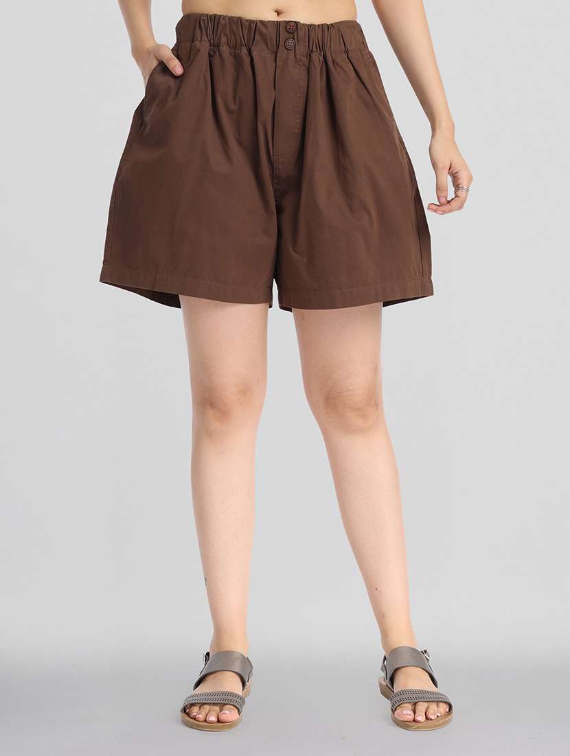 women solid mid rise regular shorts