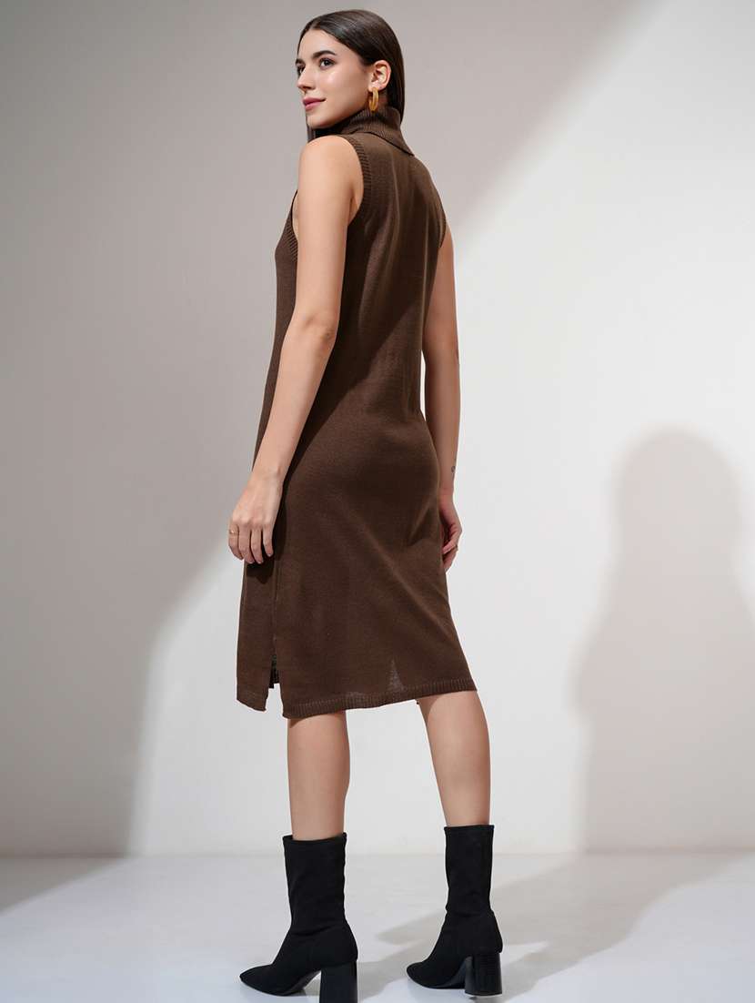 Women Solid Sleeveless Sheath Dress - 22499413 -  Standard Image - 4
