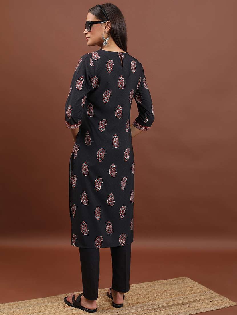 women printed three quarter sleeve straight kurta - 22499531 -  Standard Image - 4