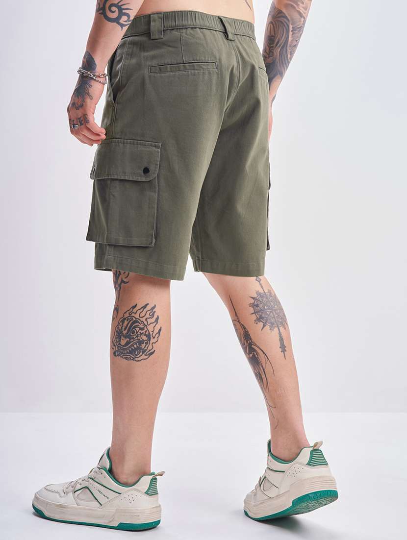 men solid mid rise regular fit cargo shorts - 22499608 -  Standard Image - 4