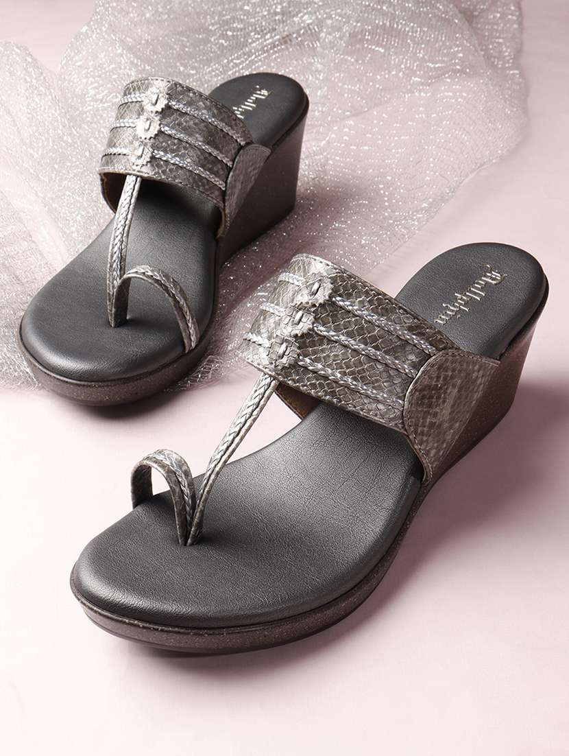 women animal print one toe wedges