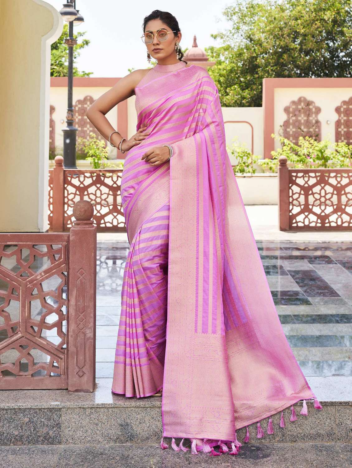 women self design banarasi saree with blouse
