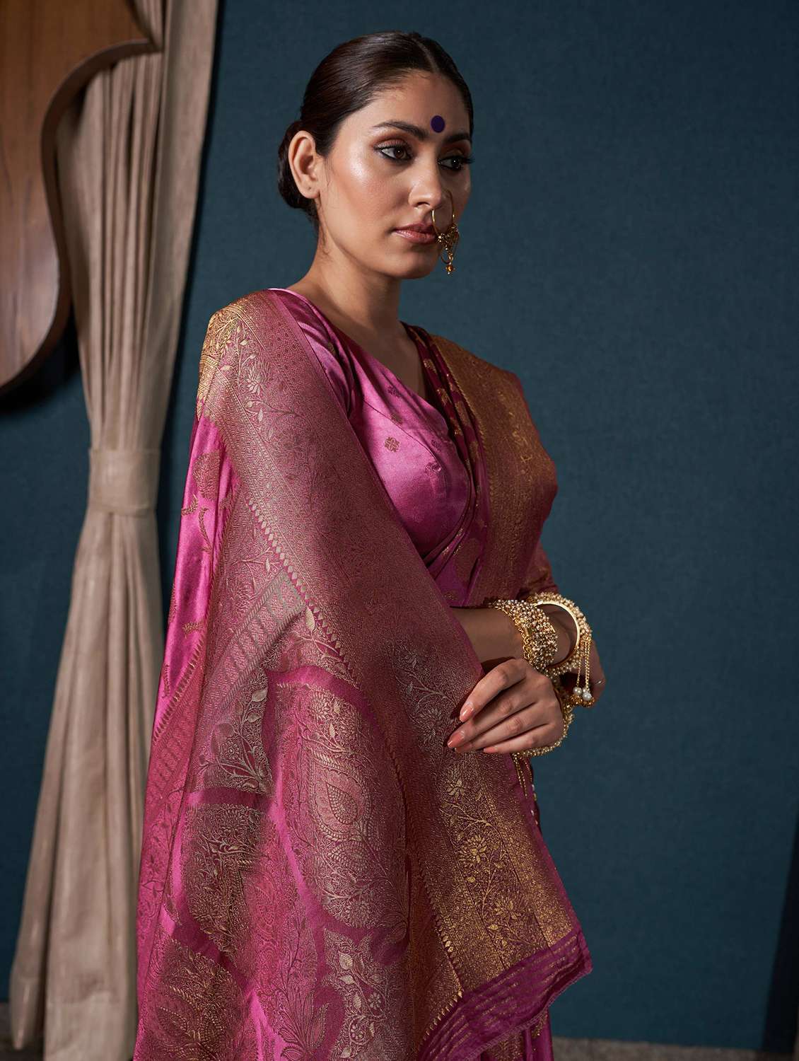 women self design banarasi saree with blouse - 22499827 -  Standard Image - 1