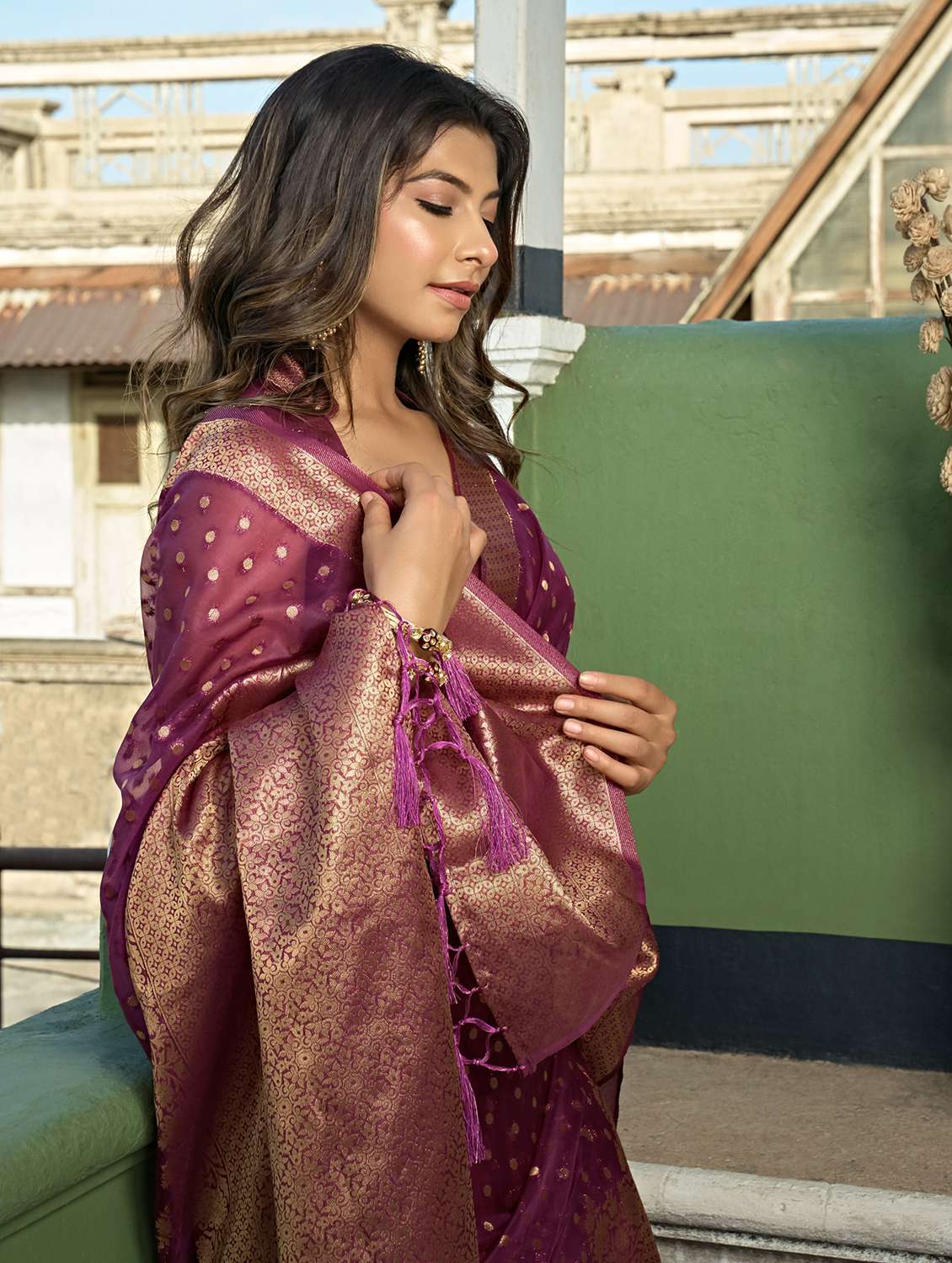 Women Self Design Banarasi Saree With Blouse - 22499829 -  Standard Image - 1