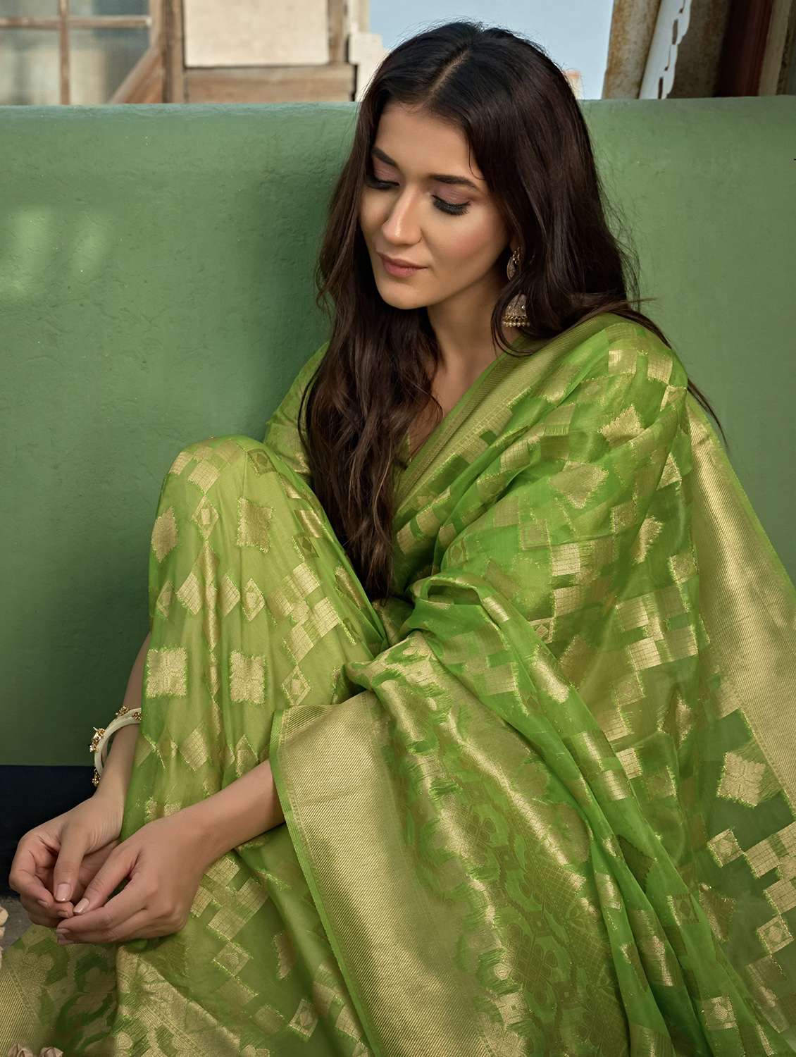 women self design banarasi saree with blouse - 22499830 -  Standard Image - 1