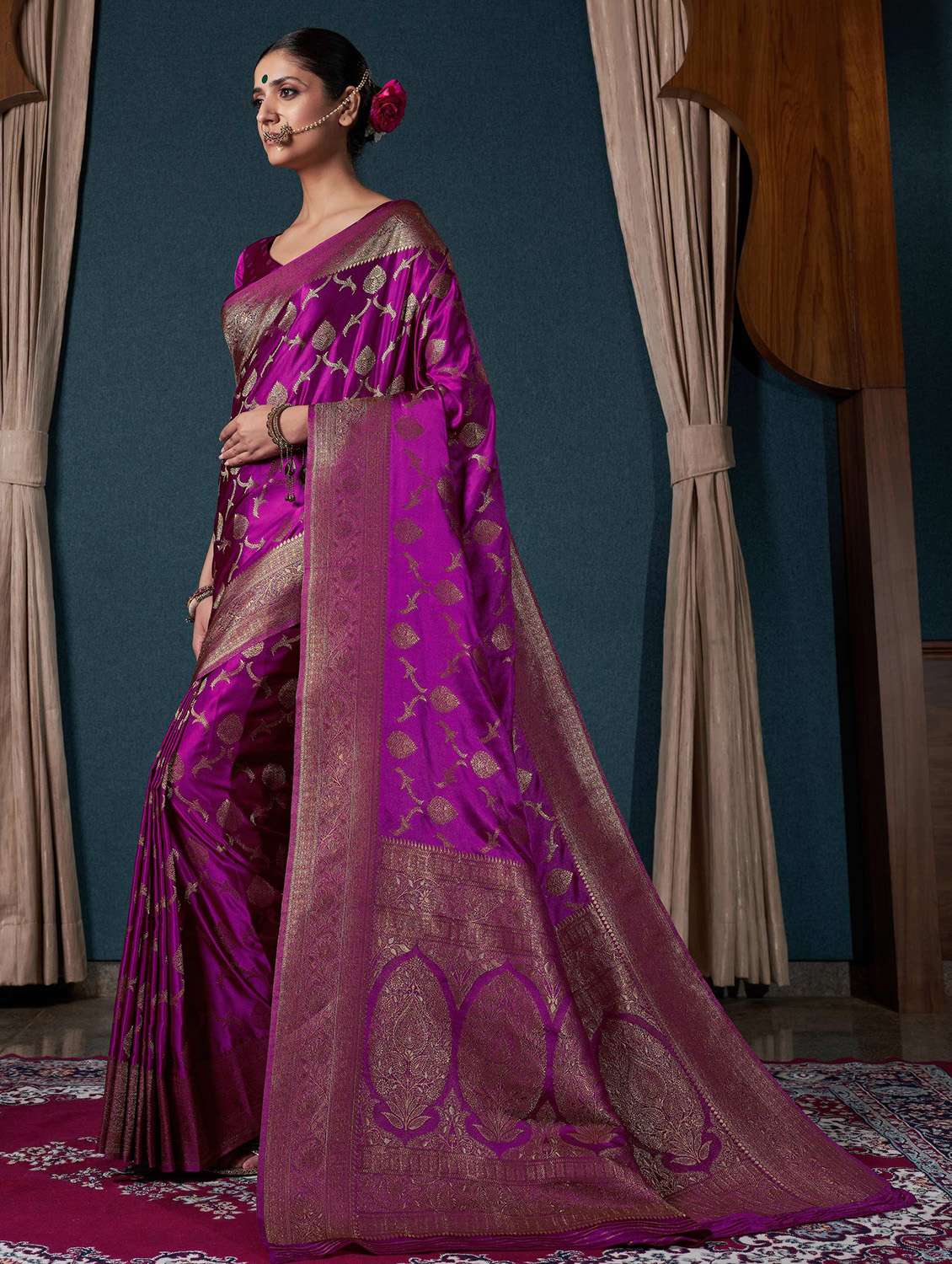 Women Self Design Banarasi Saree With Blouse - 22499871 -  Standard Image - 1