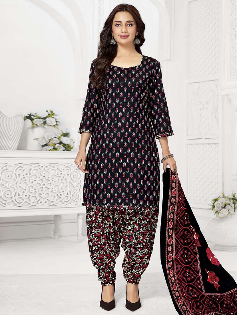 women printed three quarter sleeve kurta patiala with dupatta set