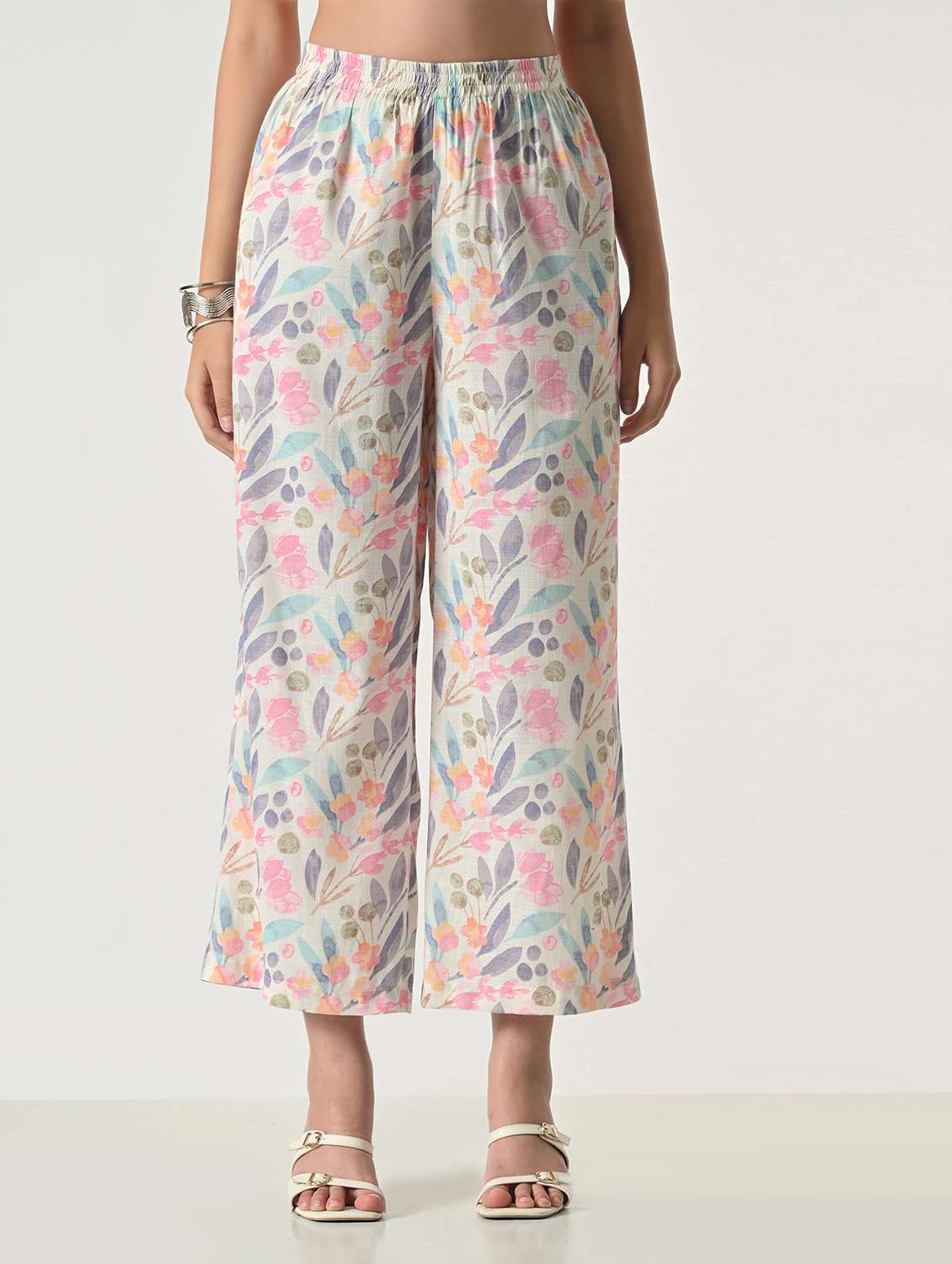 women floral printed mid rise straight fit palazzo