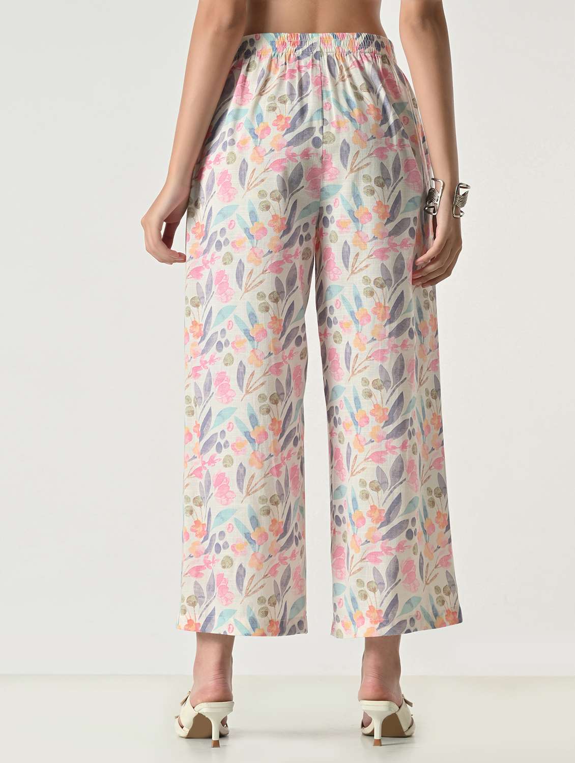 women floral printed mid rise straight fit palazzo - 22500120 -  Standard Image - 4