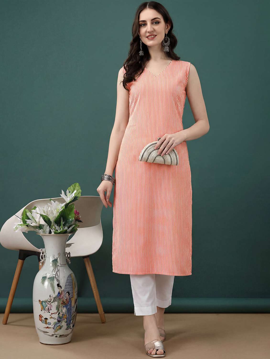 women striped sleeveless straight kurta