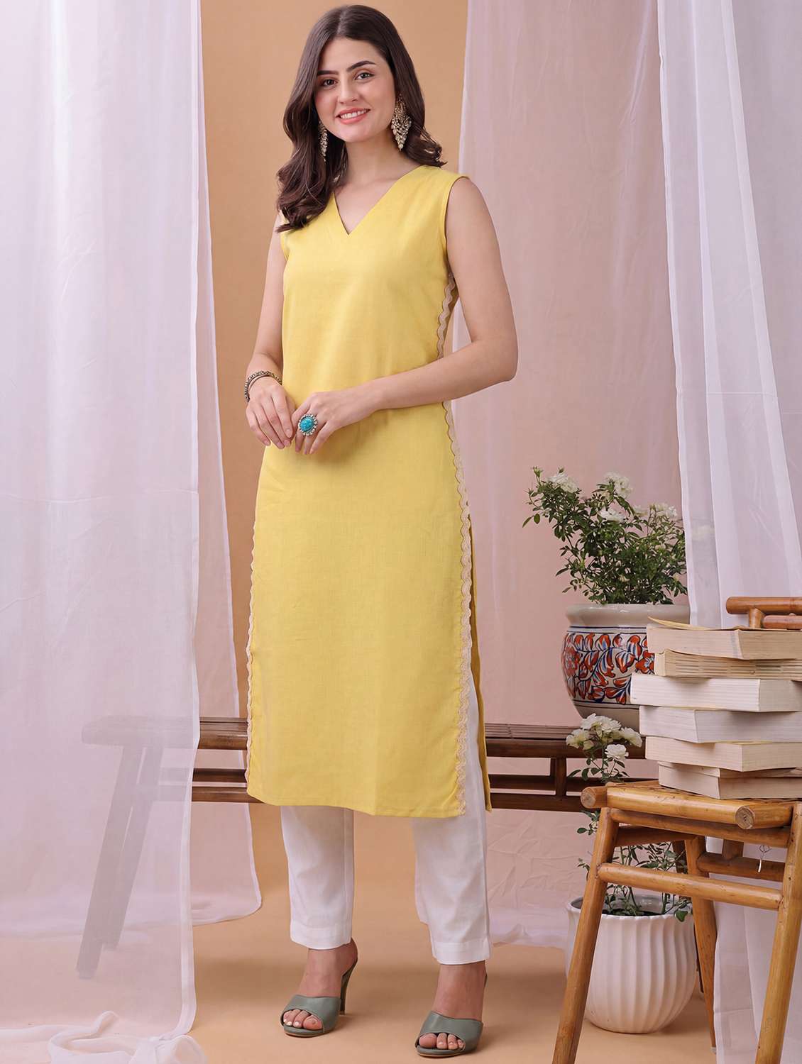 women solid sleeveless straight kurta