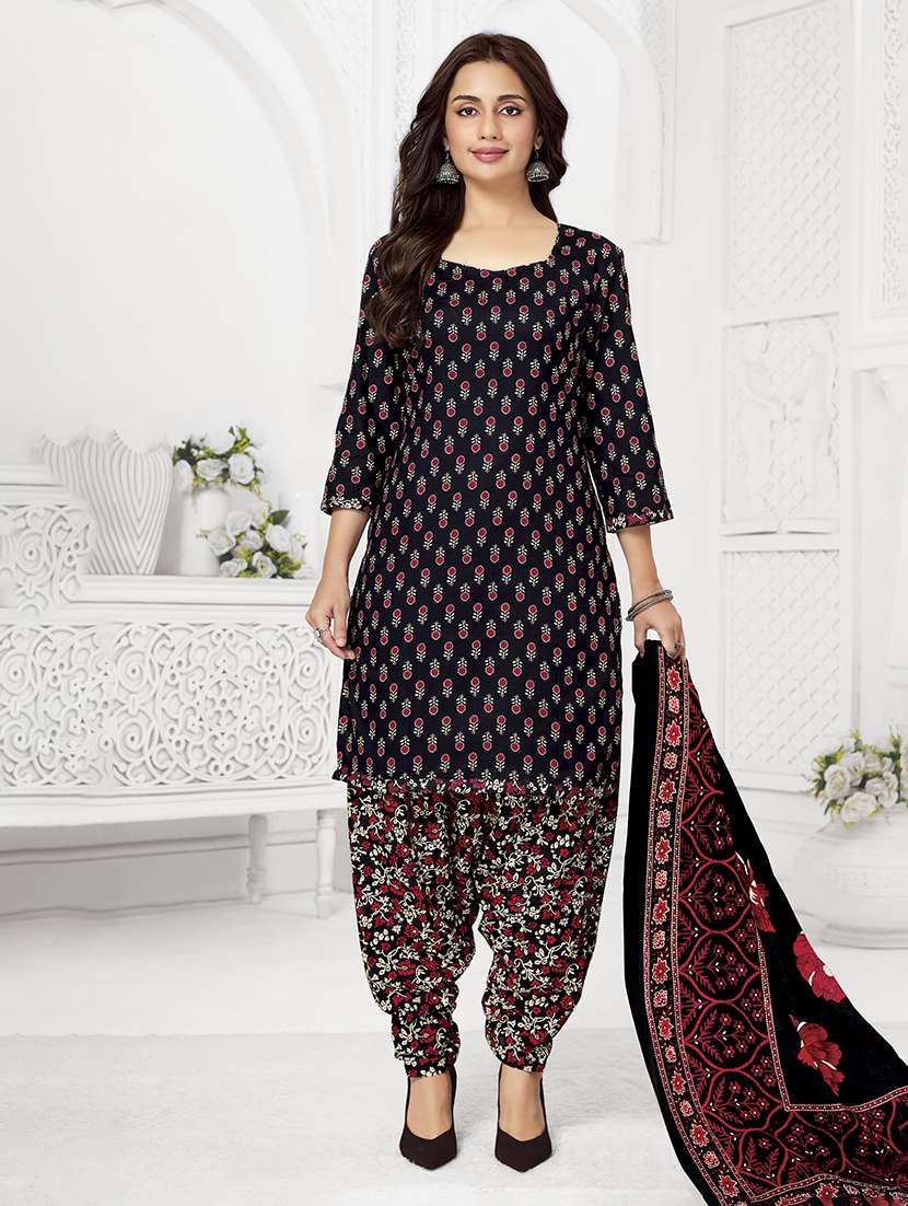 women printed three quarter sleeve kurta patiala with dupatta set