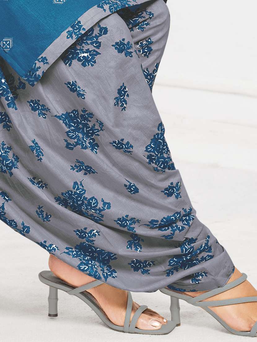 Women Printed Three Quarter Sleeve Kurta Patiala With Dupatta Set - 22500160 -  Standard Image - 4