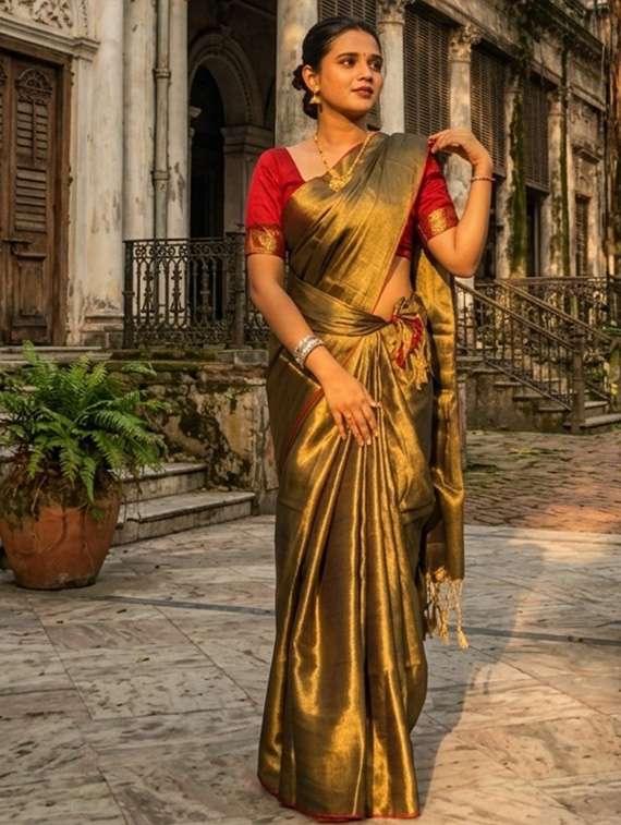 women solid handloom saree with blouse - 22500196 -  Standard Image - 1