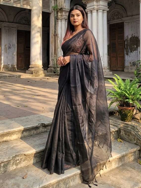 Women Solid Handloom Saree With Blouse - 22500197 -  Standard Image - 1