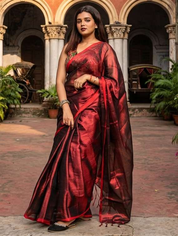 women solid handloom saree with blouse - 22500198 -  Standard Image - 4