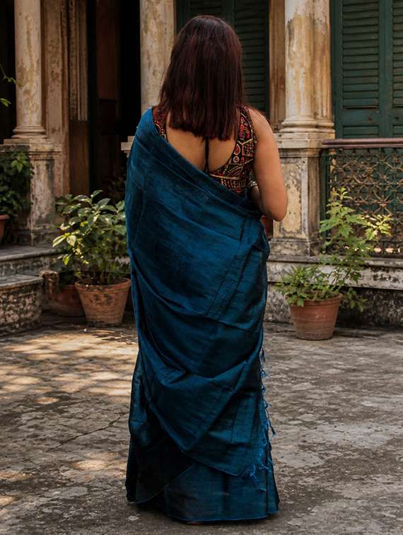Women Solid Handloom Saree With Blouse - 22500200 -  Standard Image - 4