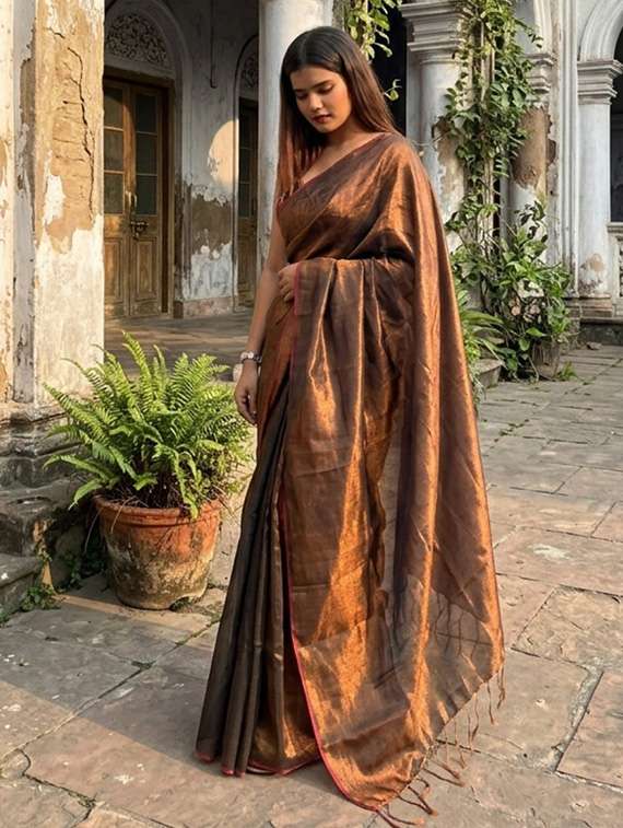 women solid handloom saree with blouse - 22500201 -  Standard Image - 4