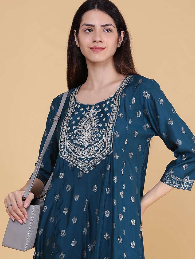 Women Printed Three Quarter Sleeve Anarkali Kurta - 22500854 -  Standard Image - 1