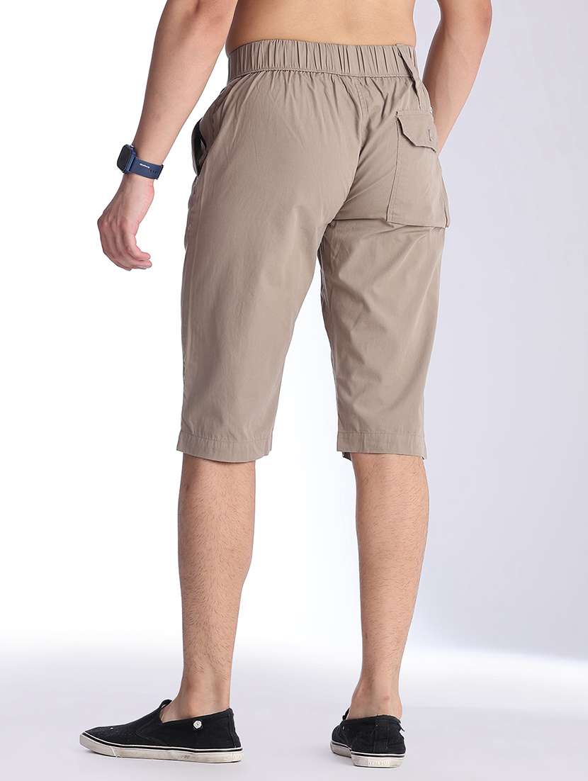 men solid mid rise regular fit three - fourth shorts - 22501000 -  Standard Image - 4