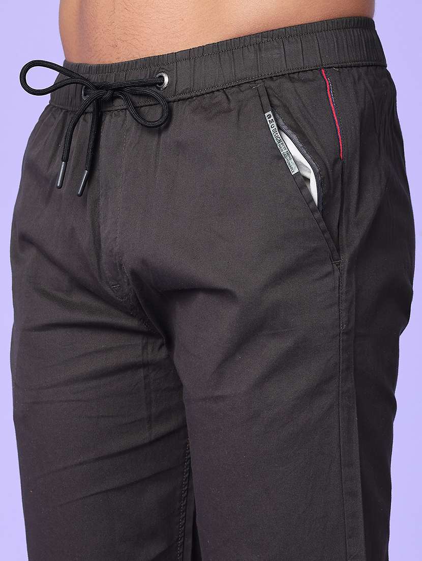 men solid mid rise regular fit three - fourth shorts - 22501013 -  Standard Image - 1