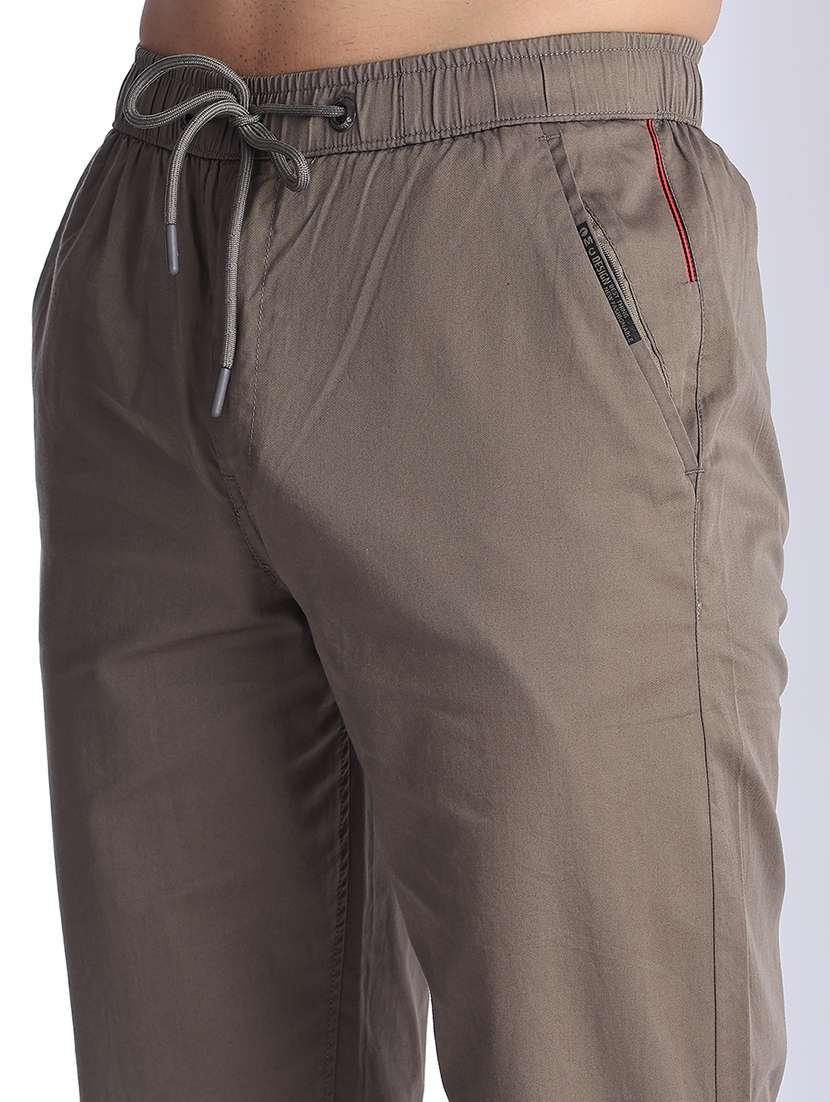 men solid mid rise regular fit three - fourth shorts - 22501015 -  Standard Image - 1