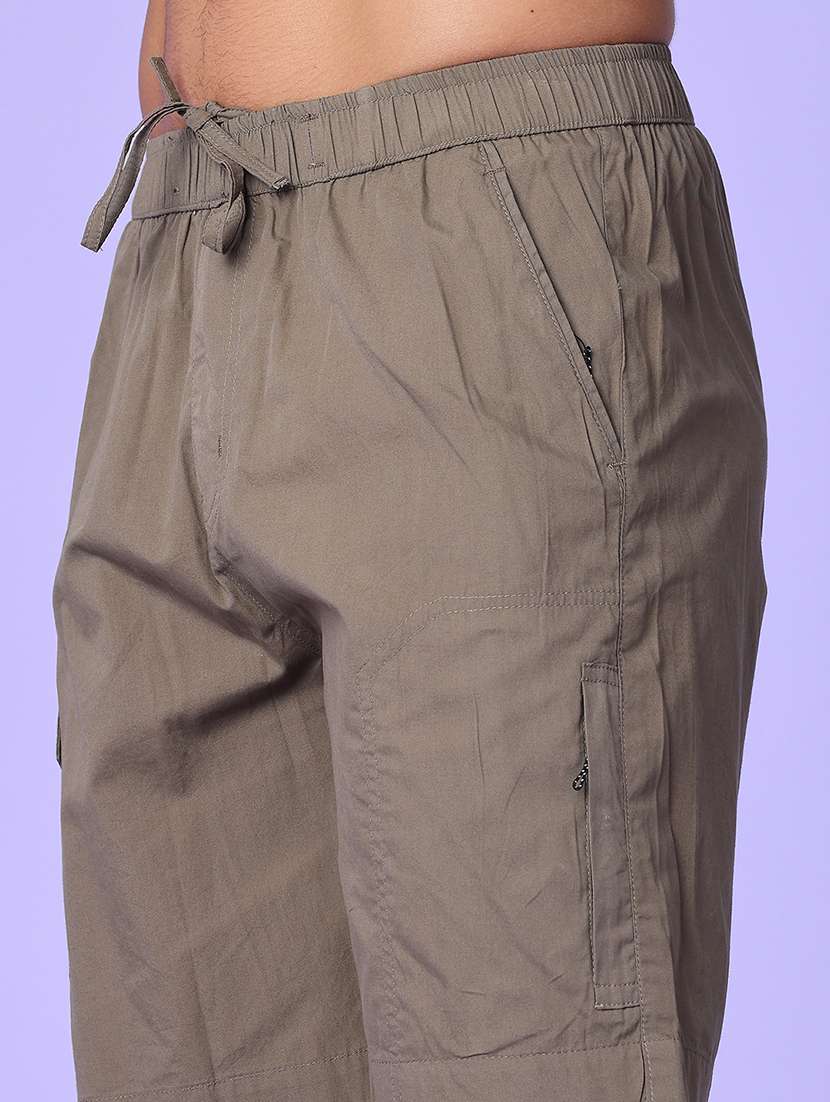 men solid mid rise regular fit cargo shorts - 22501048 -  Standard Image - 1