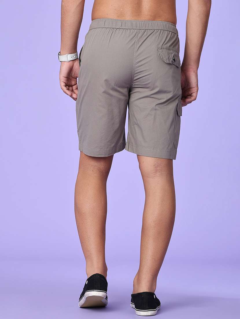 men solid mid rise regular fit cargo shorts - 22501049 -  Standard Image - 4