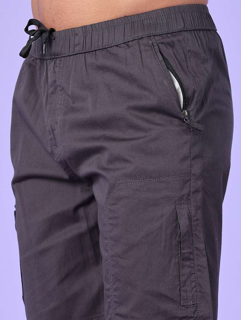 men solid mid rise regular fit cargo shorts - 22501050 -  Standard Image - 1
