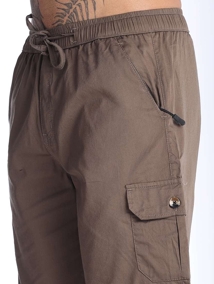 men solid mid rise regular fit cargo shorts - 22501066 -  Standard Image - 1
