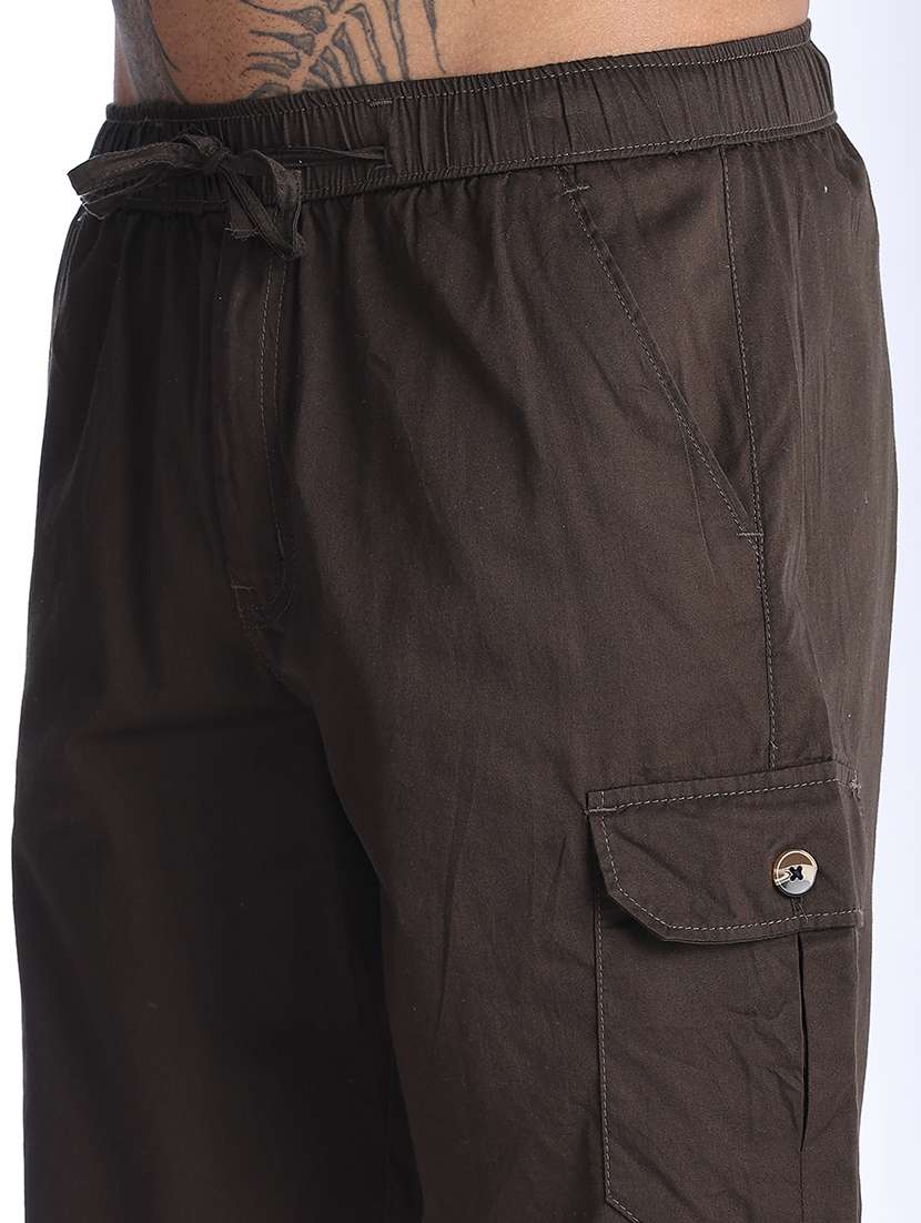 Men Solid Mid Rise Regular Fit Cargo Shorts - 22501067 -  Standard Image - 1