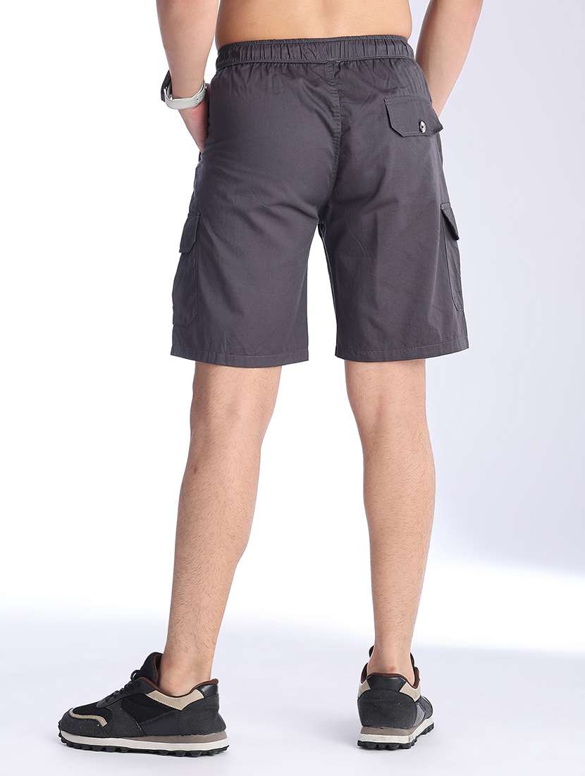 men solid mid rise regular fit cargo shorts - 22501068 -  Standard Image - 4