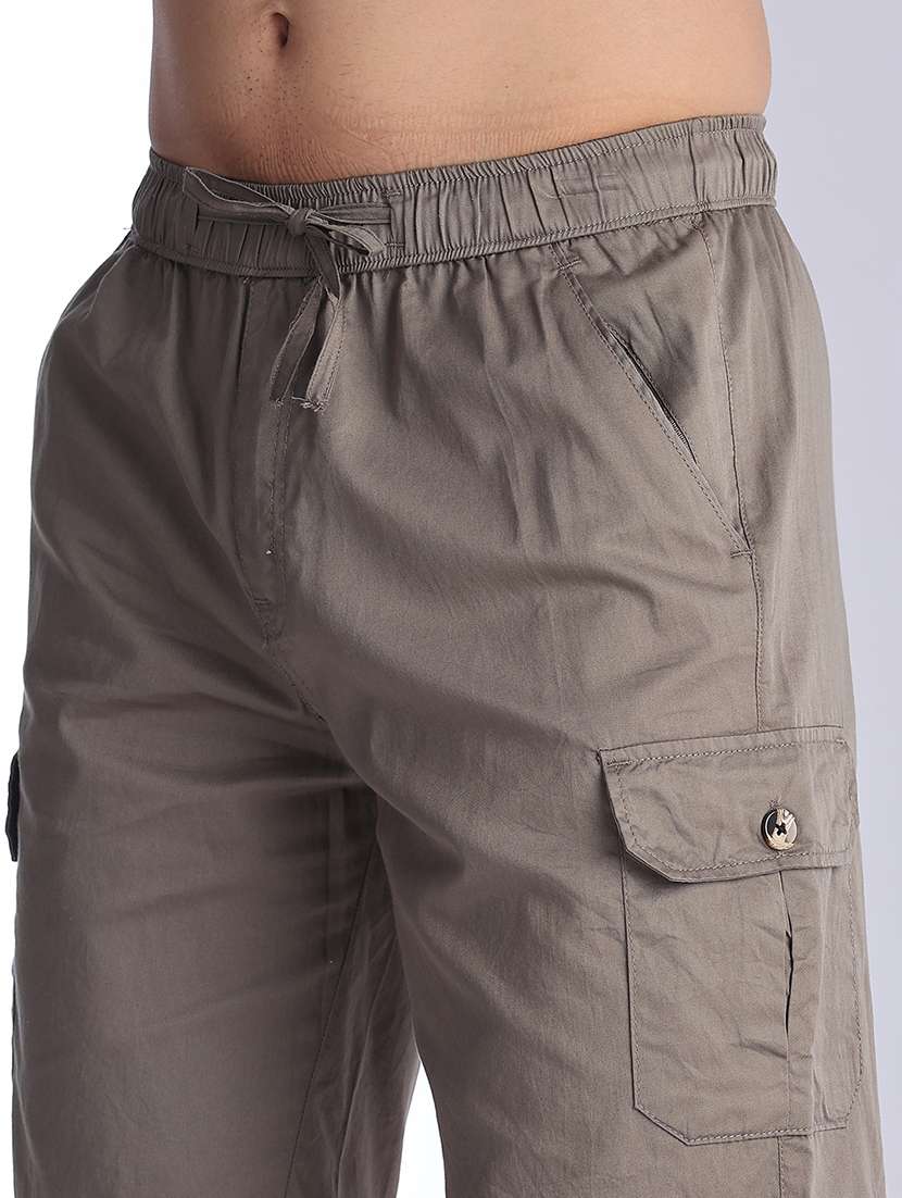 men solid mid rise regular fit cargo shorts - 22501069 -  Standard Image - 1