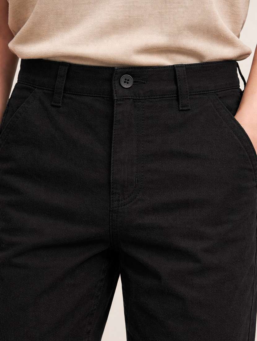 men solid mid rise slim fit trouser - 22501759 -  Standard Image - 1