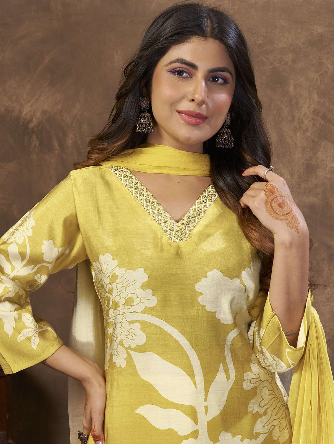 women floral three quarter sleeve kurta pant with dupatta set - 22501891 -  Standard Image - 1