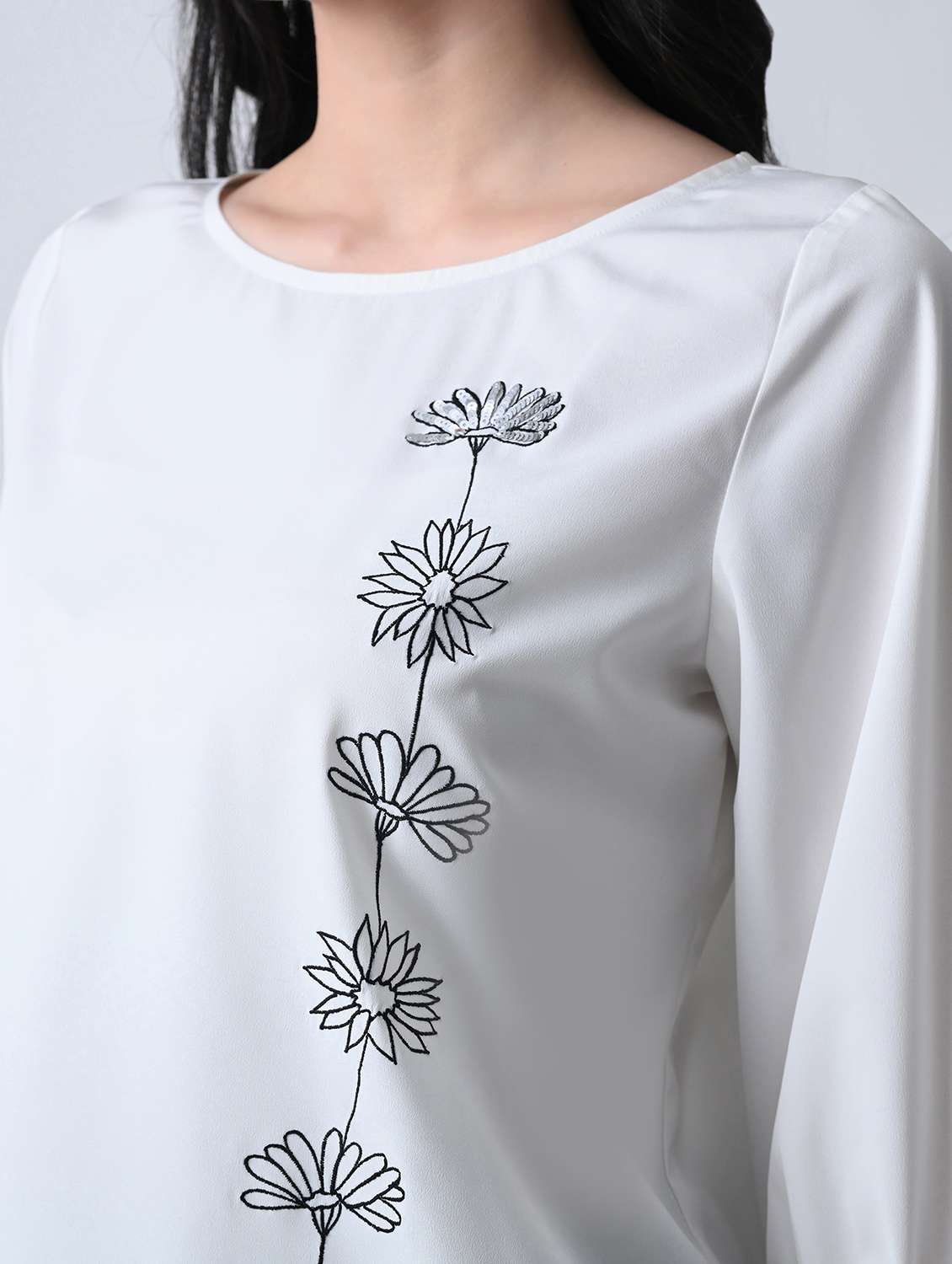 women embroidered round neck top - 22502013 -  Standard Image - 1