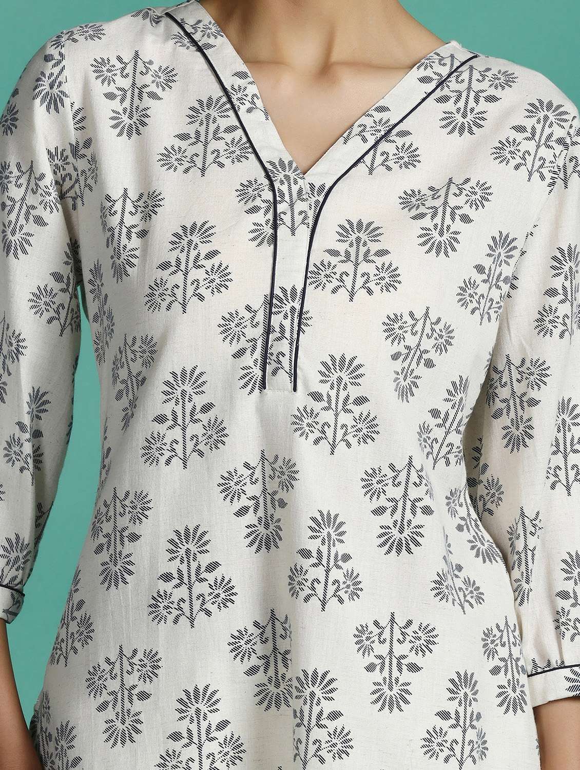 Women Printed Three Quarter Sleeve Straight Kurti - 22502040 -  Standard Image - 1
