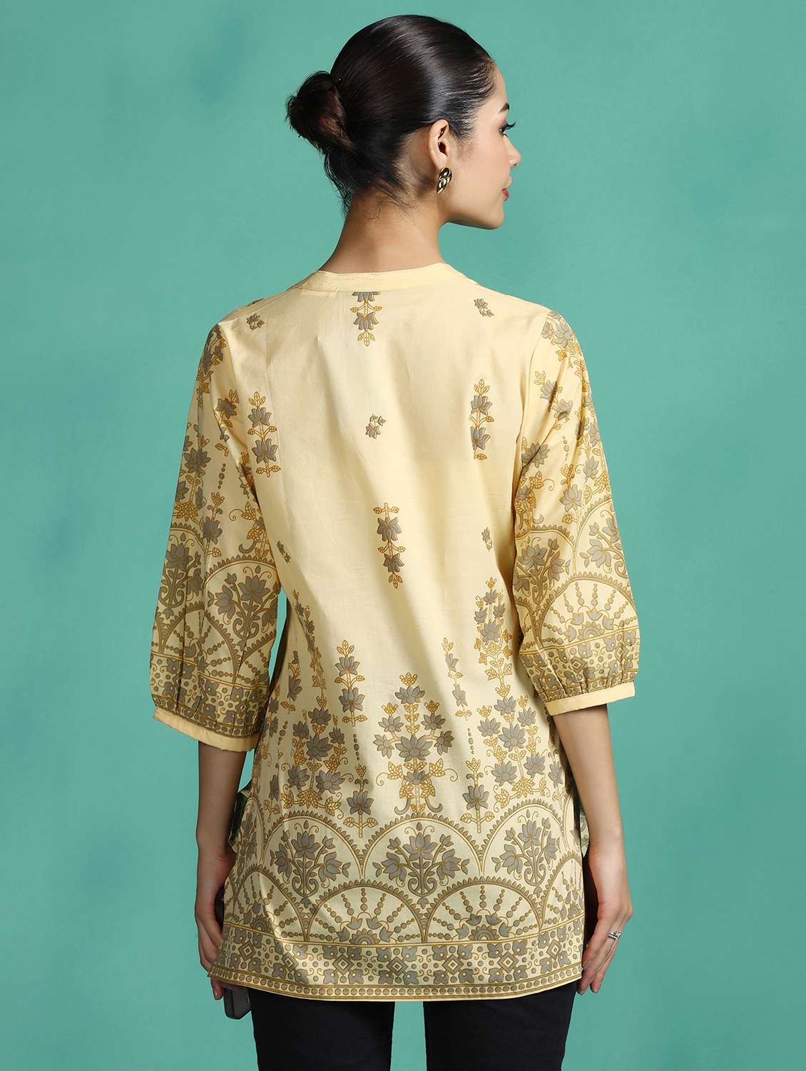women printed mandarin collar kurti - 22502043 -  Standard Image - 4