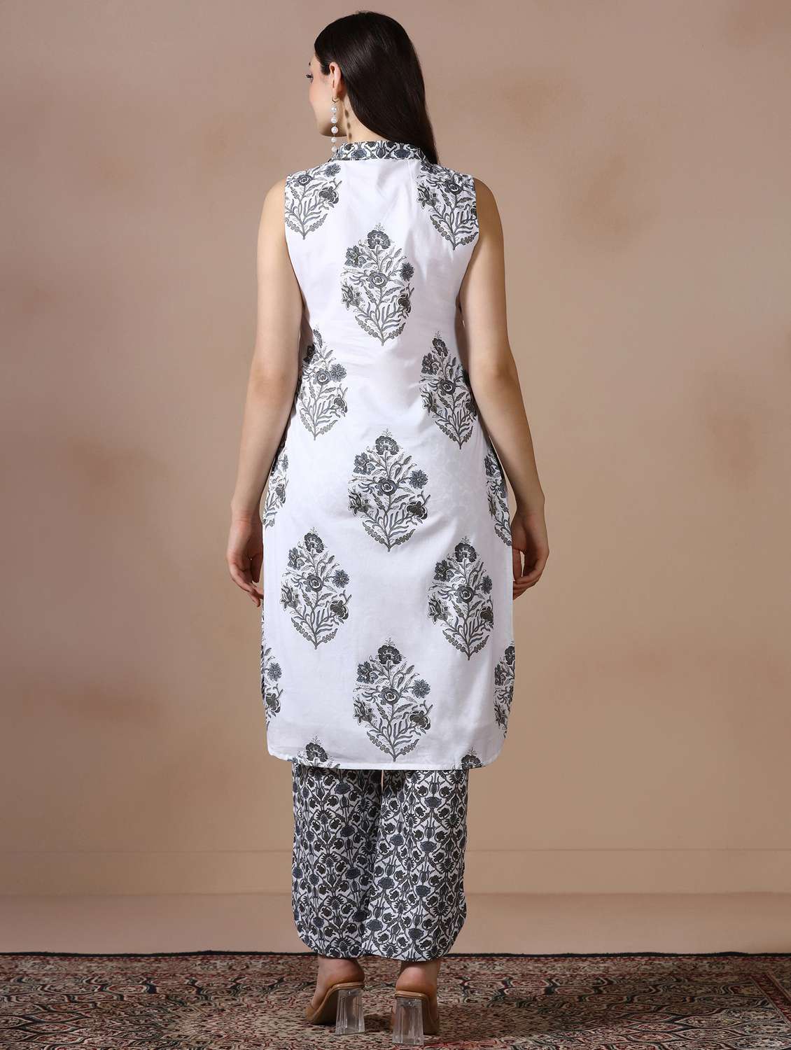 women printed sleeveless kurta pant set - 22502092 -  Standard Image - 4