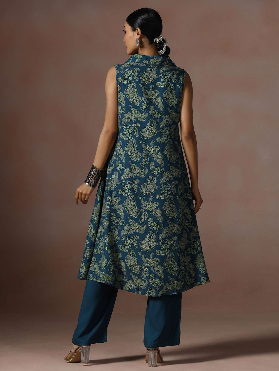 women printed sleeveless kurta pant set - 22502097 -  Standard Image - 4