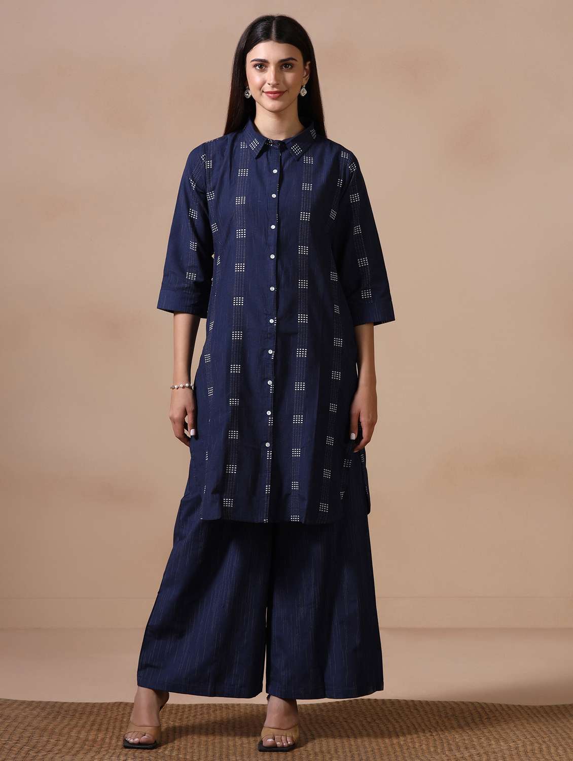 women self design three quarter sleeve kurta palazzo set - 22502099 -  Standard Image - 1