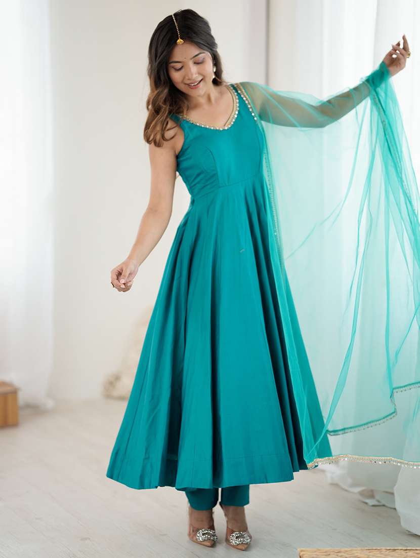 Women Solid Sleeveless Anarkali Suit Set - 22502151 -  Standard Image - 4