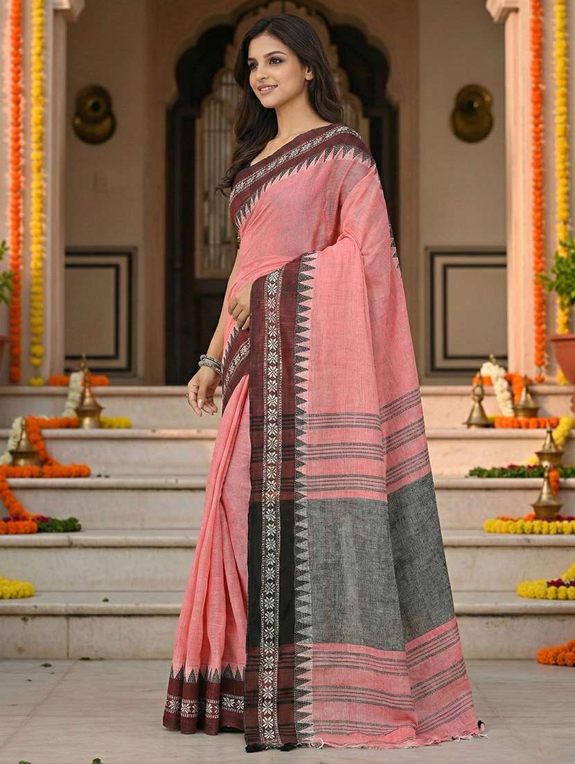 women solid with bordered handloom saree with blouse - 22502590 -  Standard Image - 1