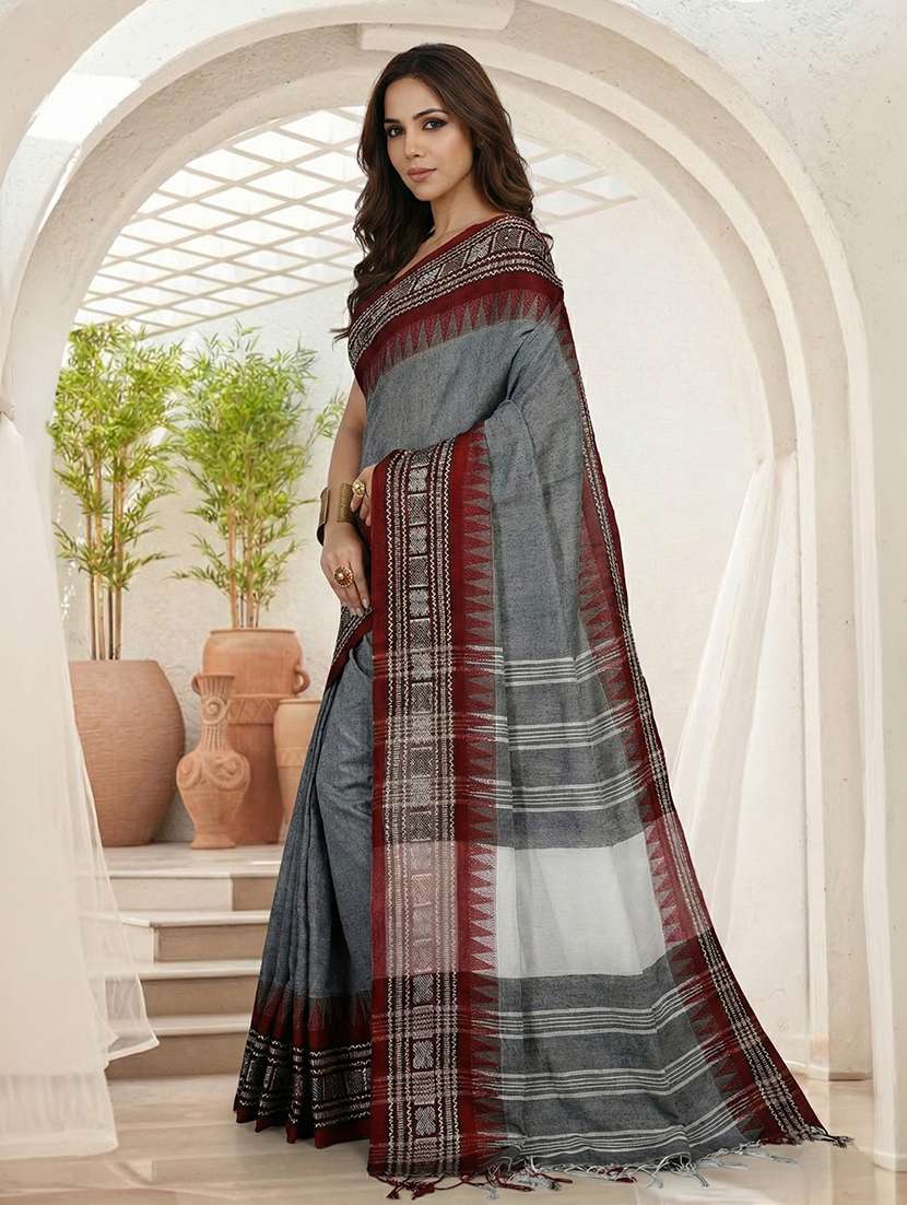 women solid with bordered handloom saree with blouse - 22502591 -  Standard Image - 1
