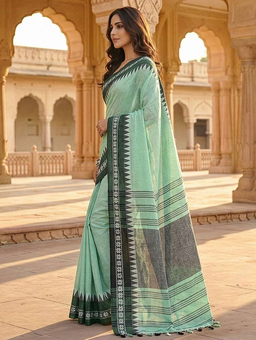 women solid with bordered handloom saree with blouse - 22502596 -  Standard Image - 1